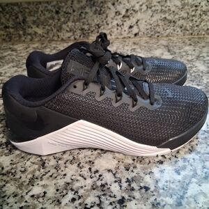 Womens Nike Metcon Black/white Training Shoes Size 8